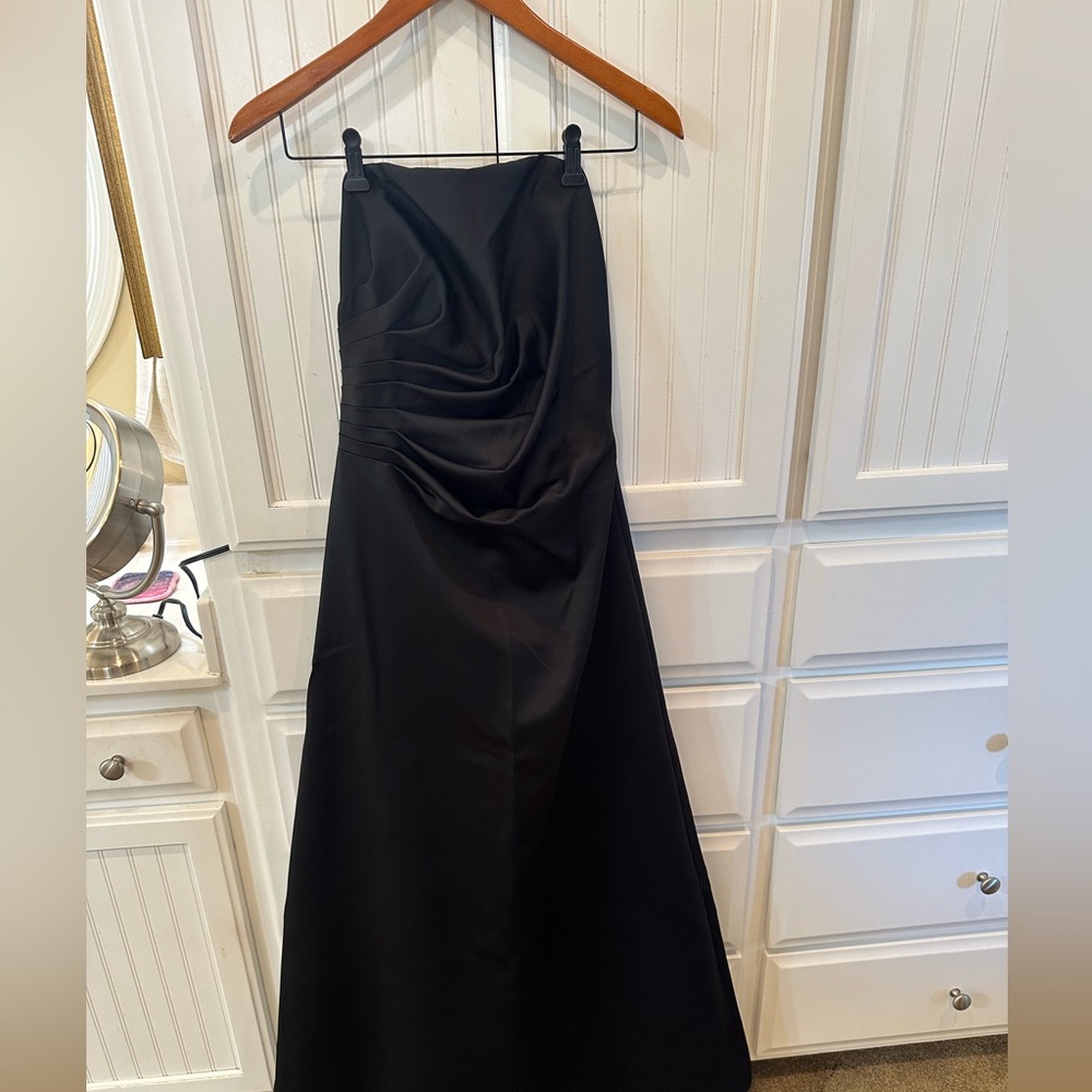 Cache Strapless Black Gown